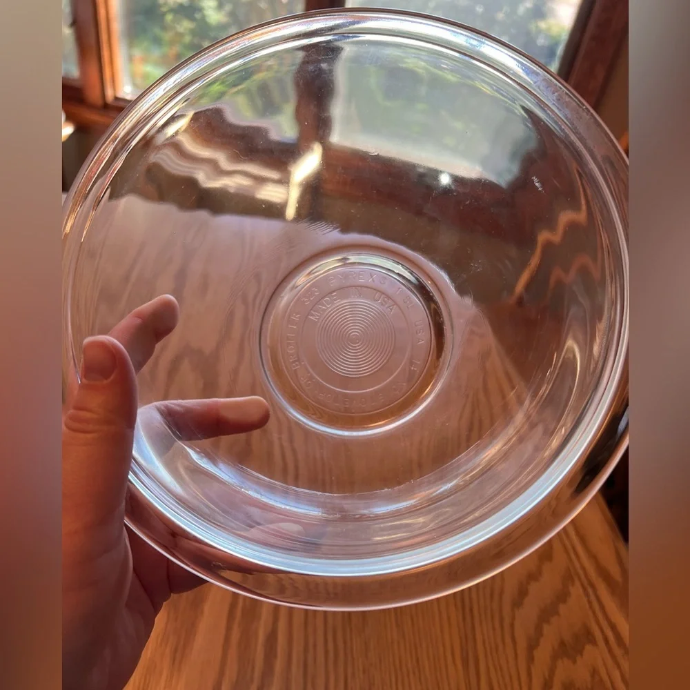 Set of 2 Vintage Pyrex Glass Nesting Mixing Bowls